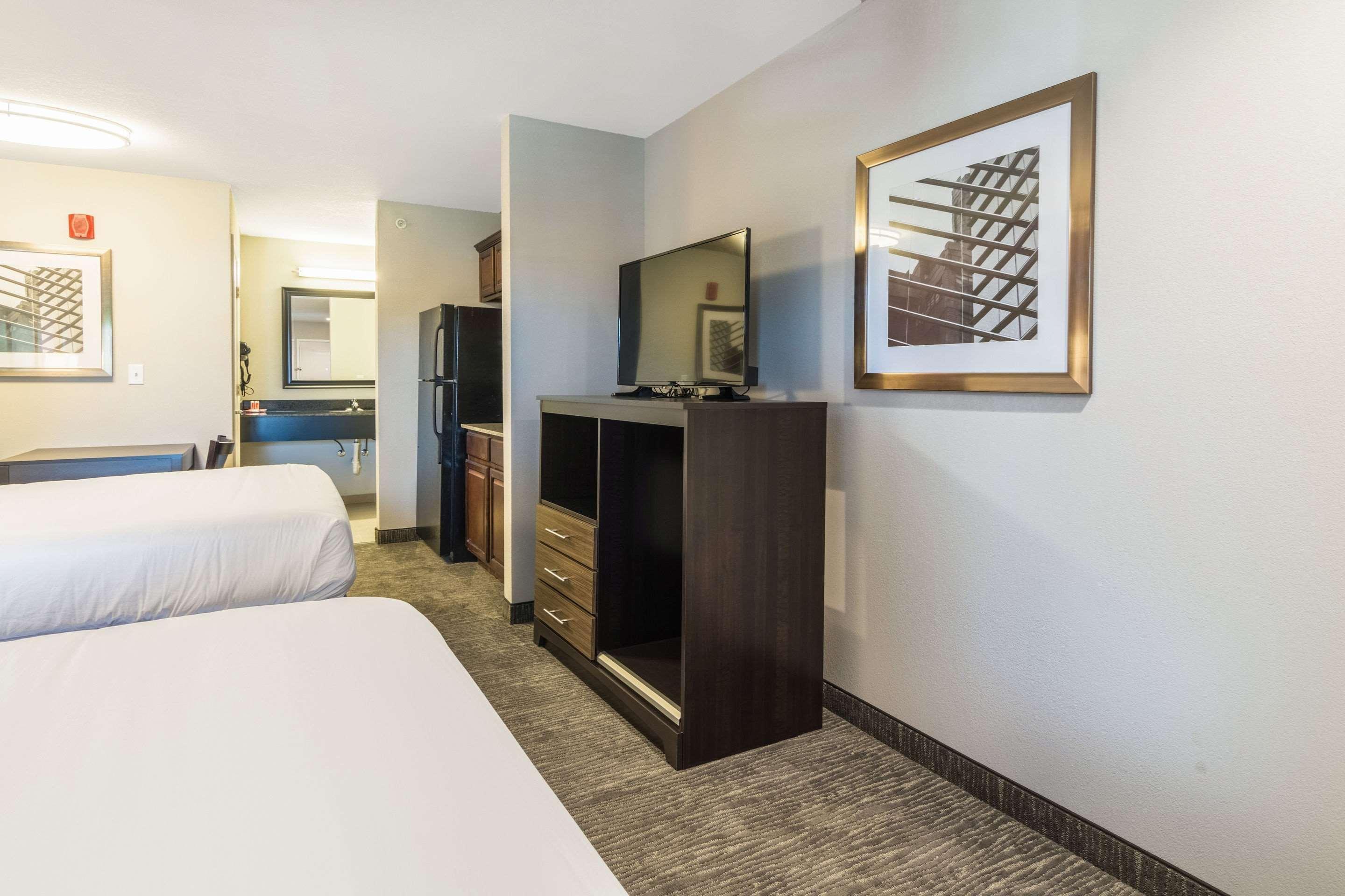 Econo Lodge Inn & Suites North Little Rock Near Riverfront Bagian luar foto