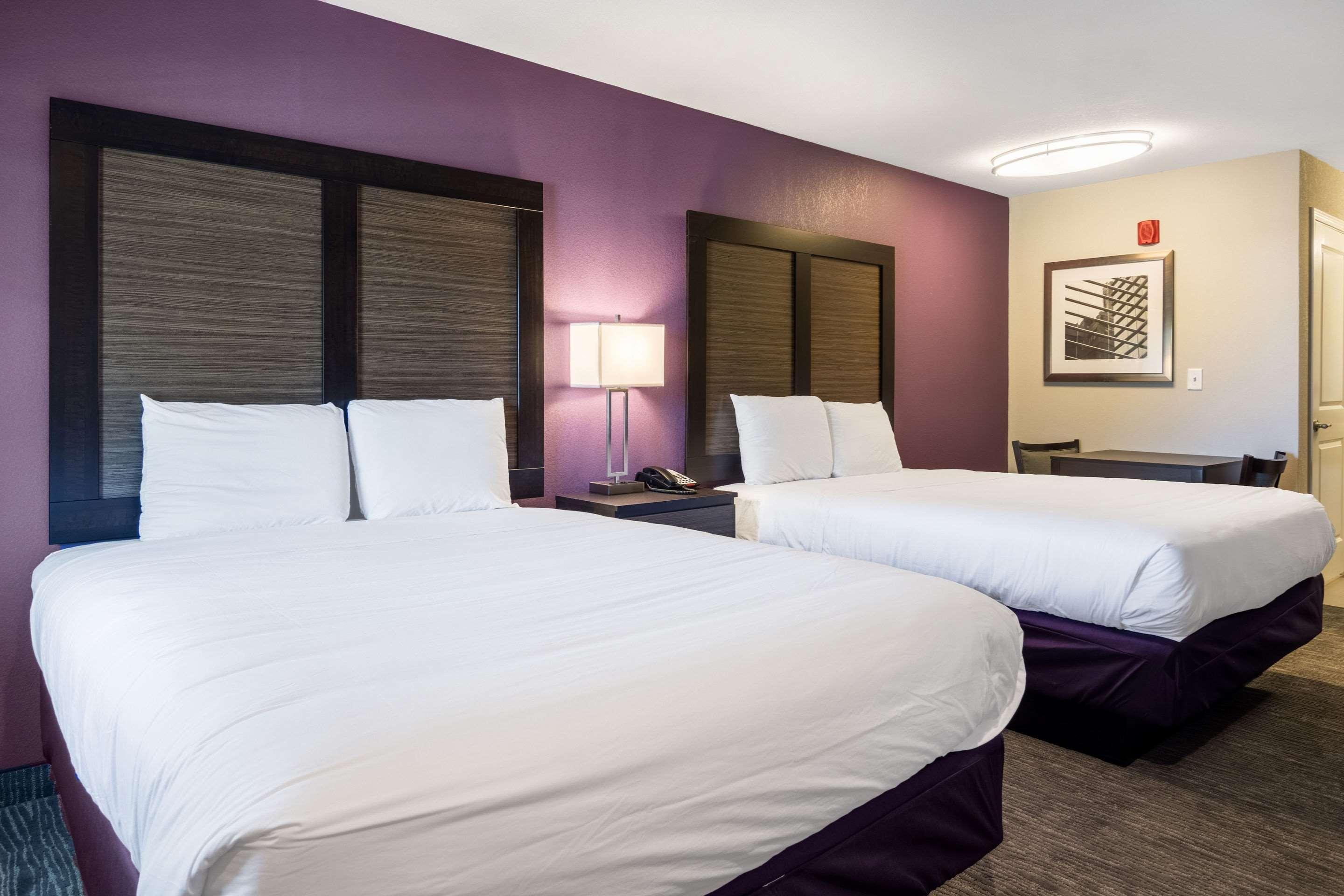 Econo Lodge Inn & Suites North Little Rock Near Riverfront Bagian luar foto