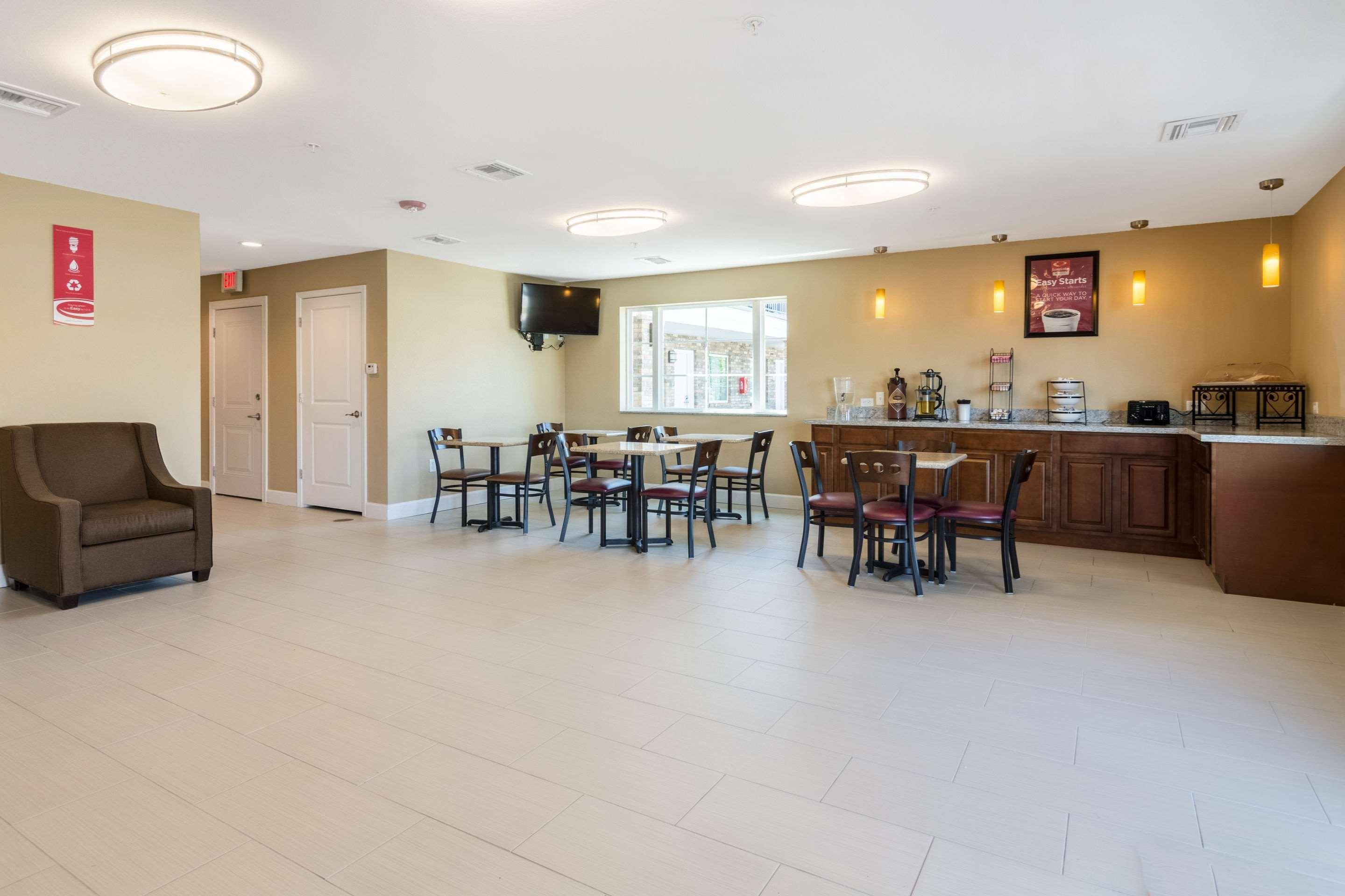 Econo Lodge Inn & Suites North Little Rock Near Riverfront Bagian luar foto